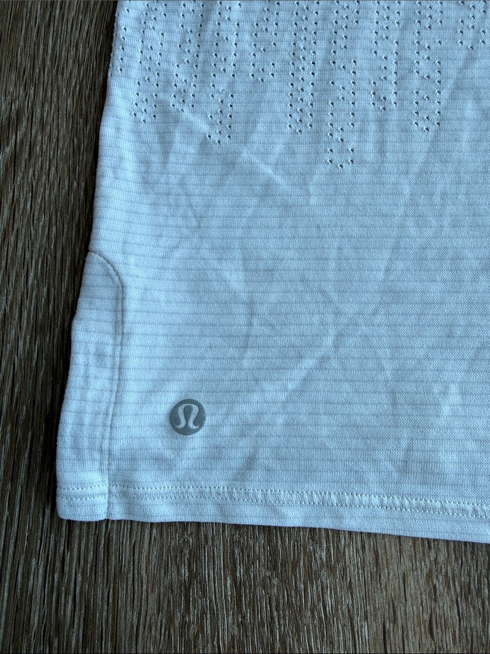 Lululemon Breeze By Muscle Crop Tank - Picture 5 of 5